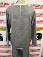 Charger l'image dans la galerie, Grey With White Trim Sweater