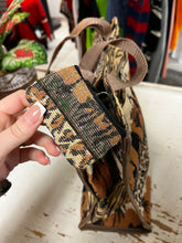 Cargar imagen en el visor de la galería, Jade African Safari Tapestry Tote Bag w/ Coin Purse
