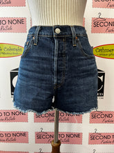 Load image into Gallery viewer, Levi's 501 Denim Shorts (Size 30W)