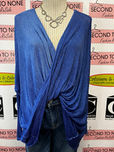 Charger l'image dans la galerie, NWT Made in Italy Draped Front Top (Size S)