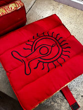 Charger l'image dans la galerie, Folding Meditation Pillow (Only 1 Left!)