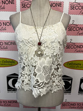 Load image into Gallery viewer, White Floral Open Lace Crop Top (Size L)