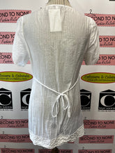 Cargar imagen en el visor de la galería, Lightweight Crochet Lace Summer Top (Size XL)