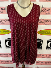 Cargar imagen en el visor de la galería, NWT Grace and Lace Burgundy Flowy Tank Top (Size L)