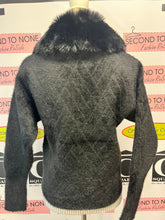 Cargar imagen en el visor de la galería, Faux Fur-Collar Zipper Front Cardigan (2 Colors)