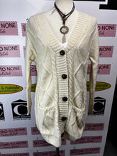 Cargar imagen en el visor de la galería, Fisherman Knit-Style Cardigan (only winter white left)