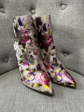 Cargar imagen en el visor de la galería, Anne Michelle Floral Heeled Boots (Size 10)