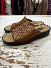 Charger l'image dans la galerie, Passofino Leather Sandals (Size 7)