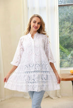 Cargar imagen en el visor de la galería, White Eyelet Cotton Tunic Top (One Size) (Only 2 Left!)