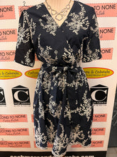 Load image into Gallery viewer, NWT Laura Petites Navy & White Embroidered Dress (Size 12P)