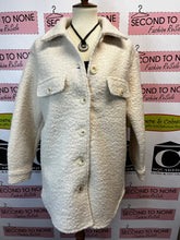 Charger l'image dans la galerie, Teddy Bear Shacket (Only 2 Black Left!)