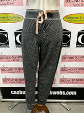 Load image into Gallery viewer, Denver Hayes Pyjama Set (Size M)