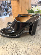 Load image into Gallery viewer, Made In Italy Leather Mule Heels (Size 8)
