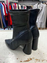 Cargar imagen en el visor de la galería, Steve Madden Valyant Boots (Size 8.5)