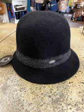 Charger l'image dans la galerie, NWT Canadian Hat Wool Hat