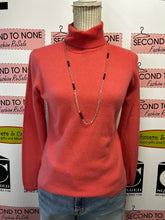 Load image into Gallery viewer, True Character 100% Cashmere Top (Size M)