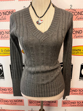Load image into Gallery viewer, Beechers Brook Knit Sweater (Size M)