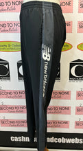 Cargar imagen en el visor de la galería, New Balance Splash Pants (Size M)
