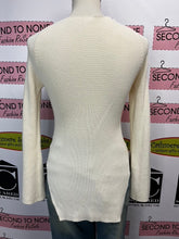 Load image into Gallery viewer, Tapered Hem Ribbed Top (Size M)