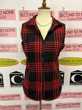 Cargar imagen en el visor de la galería, Fleece Large Check Vest (only a few red left)