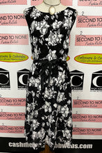 Load image into Gallery viewer, Danny and Nicole Floral Lace Dress (Size 16W)