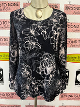 Load image into Gallery viewer, Laura Navy Floral Blouse (Size M)