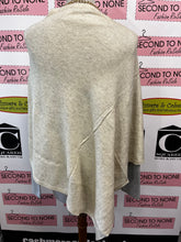 Cargar imagen en el visor de la galería, 100% Cashmere Ponchos (One Size)(10 Colour Options)