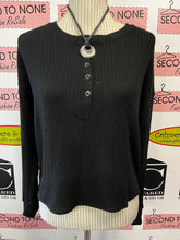 Cargar imagen en el visor de la galería, Calvin Klein Black Waffle Weave Long Sleeve (Size L)