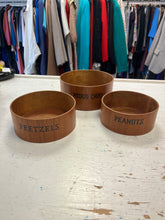 Charger l'image dans la galerie, Vintage MCM Teak Nesting Snack Bowls (Set of 3)