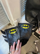 Load image into Gallery viewer, Quality Batman Mask, Cape & Gloves (One Size Fits Most)