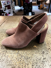 Load image into Gallery viewer, Geox Sparkly Suede Heels (Size 38=7)