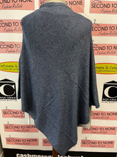 Cargar imagen en el visor de la galería, 100% Cashmere Ponchos (One Size)(10 Colour Options)