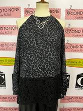 Charger l'image dans la galerie, Michael Kors Cold Shoulder Top (Size S)