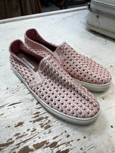 Cargar imagen en el visor de la galería, Steve Madden Pink Woven Adly Shoes (Size 9.5)