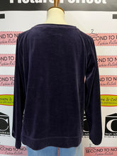 Cargar imagen en el visor de la galería, Liz Claiborne Velour Top (Size M)
