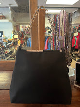 Cargar imagen en el visor de la galería, Quilted Fabric Bag