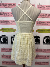 Cargar imagen en el visor de la galería, GUESS Ivory Lace Boho Mini Dress (Size 6)