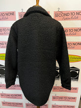 Charger l'image dans la galerie, Teddy Bear Shacket (Only 2 Black Left!)