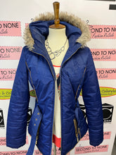 Cargar imagen en el visor de la galería, Unique Paisley Print Fooler Top (Size M)