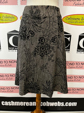 Cargar imagen en el visor de la galería, Bob Mackie Jacket + Skirt Set (Size 4)