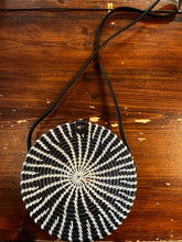 Cargar imagen en el visor de la galería, Black & White Round Rattan Purse