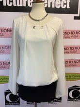 Charger l'image dans la galerie, Bali Grommet Blouse (Size M)