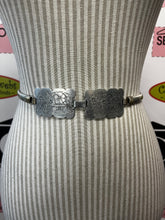 Load image into Gallery viewer, Vintage Metal Stretchy Belt (Size 26-31W)