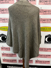 Cargar imagen en el visor de la galería, 100% Cashmere Ponchos (One Size)(10 Colour Options)