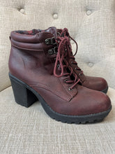 Charger l'image dans la galerie, Call It Spring Boots (Size 9)