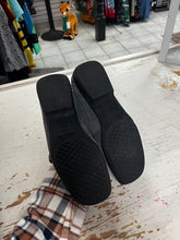 Cargar imagen en el visor de la galería, Aerosoles Suede Loafers (Size 7)