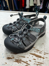 Charger l'image dans la galerie, Keen Waterproof Hiking Sandals (Size 6)