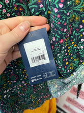 Cargar imagen en el visor de la galería, NWT Chaps Floral Top (Size L)