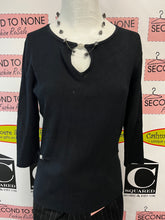Cargar imagen en el visor de la galería, Laura Black Bling Keyhole Sweater (Size M)