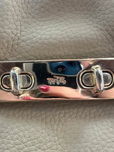 Cargar imagen en el visor de la galería, Coach Swagger Carry All Handbag
